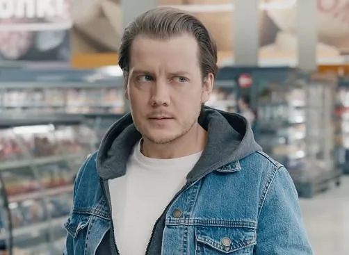 Jakub Tolak i inni aktorzy w reklamach Selgros - poznaj ich role