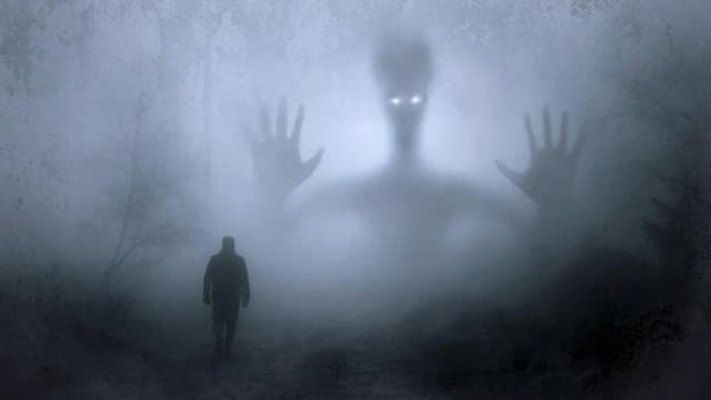 Biała dama horror - mroczna opowieść o duchach, która zaskakuje