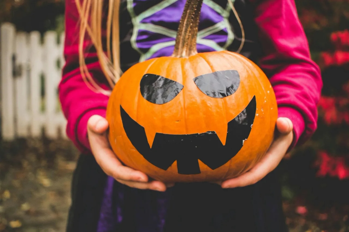 Halloween horror: Jak nowa seria przeraża i łączy z klasyką